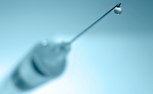 Review of sharps safety-engineered device use in the UK extravasation