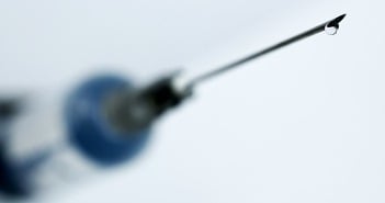 Hydrochloric acid prolongs the lifetime of central venous catheters in patients with bacteraemia flushing
